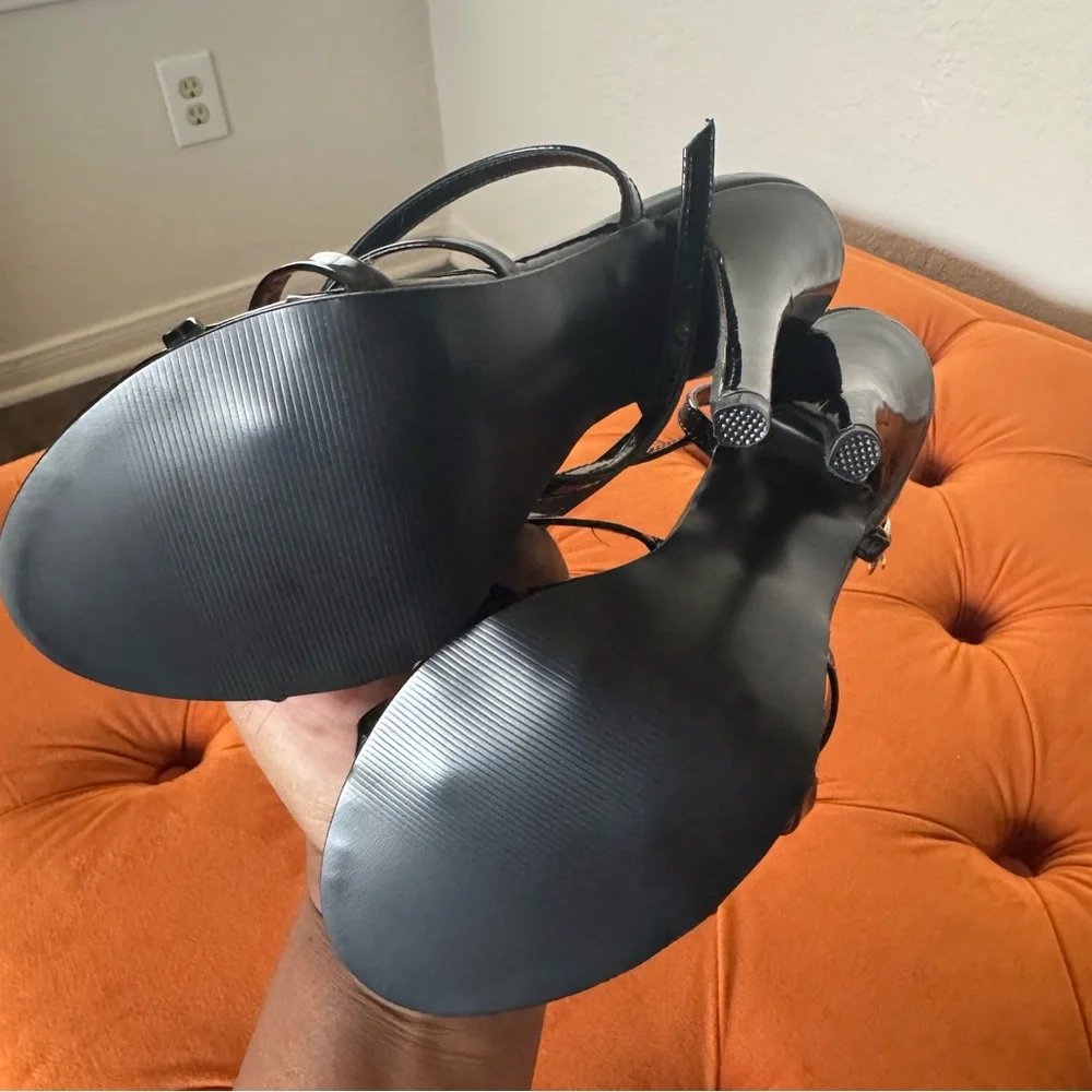 Devious Black Patent Leather Heels - Picture 3 of 6